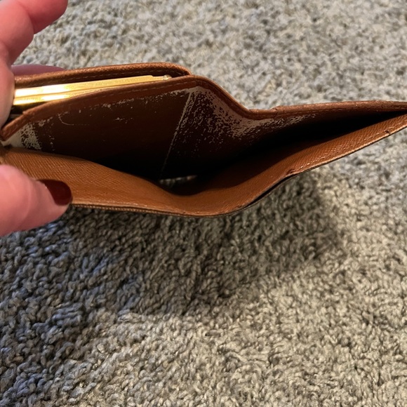 Louis Vuitton Kisslock wallet with printed code - Picture 9 of 10